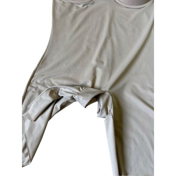 assets by Spanx Suit Your Fancy Strapless Cupped Bodysuit size 1X Tan Shapewear - Picture 5 of 7